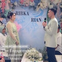 Rian Ardianto dan Ribka Sugiarto baru saja menggelar acara lamaran pada Sabtu (23/12/23). Selama ini keduanya sama-sama dikenal sebagai atlet bulutangkis Indonesia. Foto: Instagram