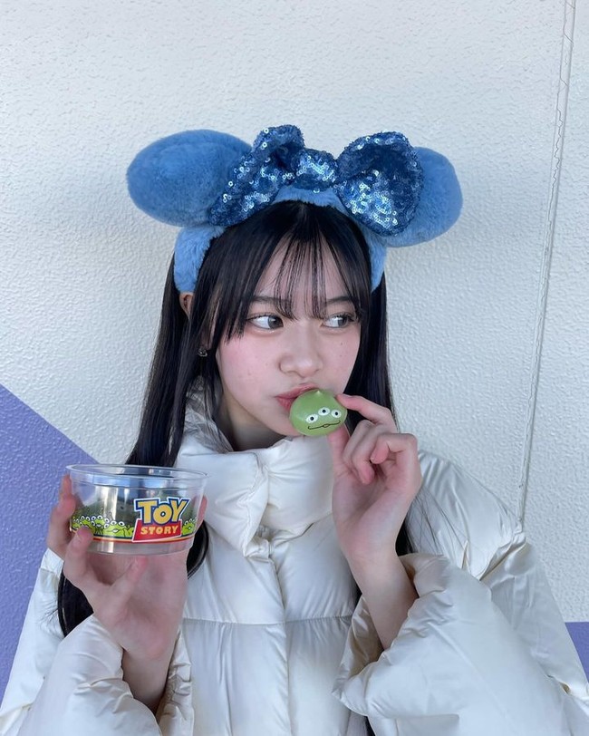 Tapi untungnya, ibu Risa akhirnya menerima dan mendukung apalagi ketika tahu putrinya memenangkan Miss Cutest High School Girl. Foto: Instagram Risa Yonezawa