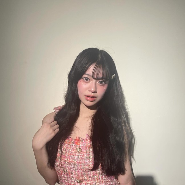 Diakuinya jika mengikuti kontes tersebut tidaklah mudah. Aku tidak minta izin ibu ketika mendaftar kontes. Aku sangat bersyukur menang juara satu. Dua bulan berpartisipasi dalam kontes adalah masa paling stres dan menyenangkan dalam hidupku, katanya dilansir Know Insiders. Foto: Instagram Risa Yonezawa