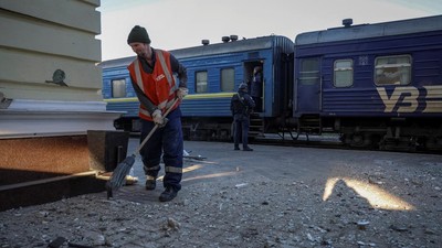 Rusia Gempur Stasiun Kereta Api di Kherson Ukraina