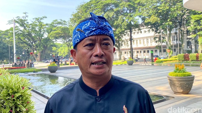 Sekda Kota Bandung Ema Sumarna.