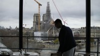 Restoran ini diklaim sebagai yang tertua di Paris, dengan tanggal pembukaan tahun 1582 yang tertera di pintunya. Restoran ini menampilkan pemandangan menakjubkan karya zaman renaisans, Katedral Notre Dame.