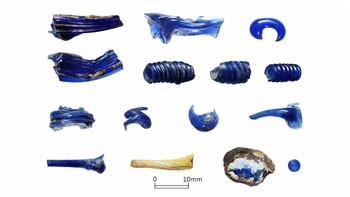 Di Republik Ceko, sejumlah arkeolog menemukan bengkel kaca tertua di utara Alpen berusia 2.300 tahun. Di sana terdapat sejumlah objek kaca dan kuningan, termasuk 2.000 koin emas dan perak yang dibuat oleh bangsa Kelt. Foto: Ivan Čižmář, et al; Antiquity Publications Ltd