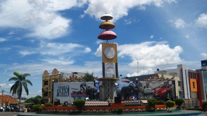 Tugu Bundaran Gajah Lampung