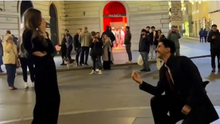 Turis ditolak saat melamar di Via Condotti, Roma