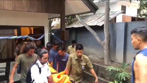 WN Belgia ditemukan tewas di dalam kamar hotel oleh istrinya di Gili Air Desa Gili Indah Kecamatan Pemenang Lombok Utara. Foto: Humas Polres Lombok Utara.