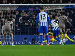Brighton Taklukkan Tottenham 4-2