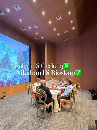 Acara pernikahan di bioskop unik dan langsung mencuri atensi warganet di TikTok