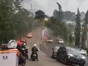 Puluhan Rumah di Bandung Rusak Diterjang Angin Puting Beliung