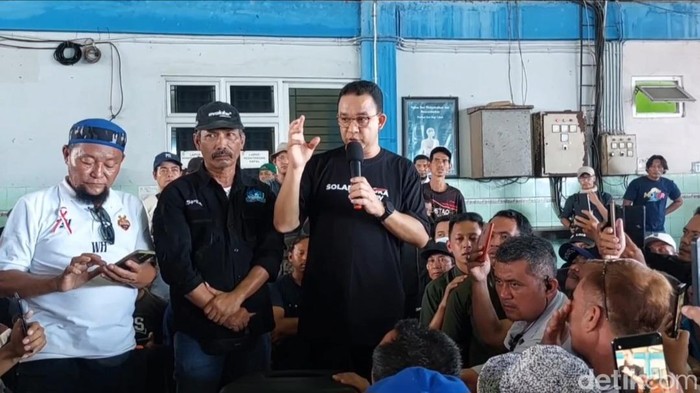 Anies Baswedan bertemu nelayan Lamongan