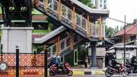 Total anggaran yang disiapkan untuk pembangunan JPO Kebayoran Lama sekitar Rp 15 miliar.  
