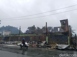 Ruko-Rumdin Dibakar Saat Ricuh Pengantar Jenazah Enembe, Kerugian Rp 2 Miliar