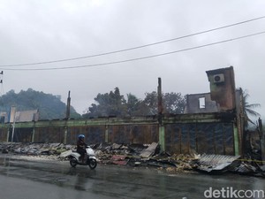 Ruko-Rumdin Dibakar Saat Ricuh Pengantar Jenazah Enembe, Kerugian Rp 2 Miliar