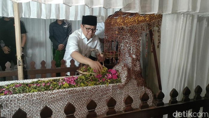 Cak Imin ziarah ke Makam Sunan Bonang malam ini (Dwi/detikcom).