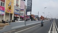 Dari pantauan Jumat (28/12/2023) sekitar pukul 10.00 WIB, ujicoba flyover dilakukan di ruas yang mengarah ke BSD. Sementara ruas yang mengarah ke Cisauk masih ditutup.  