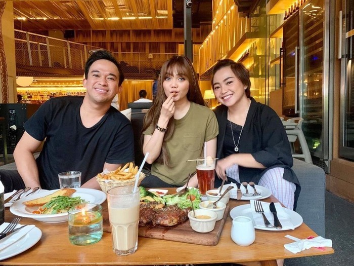 Doyan Steak hingga Lumpia, Mpok Alpa Hobi Cicip Berbagai Makanan Doyan Steak hingga Lumpia, Mpok Alpa Hobi Cicip Berbagai Makanan
