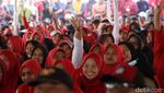 Momen Ganjar Luncurkan SMK Gratis untuk Keluarga Miskin