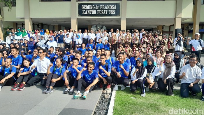 Jajaran rektor se-Solo Raya gelar Deklarasi Pemilu Damai di UNS, Jumat (29/12/2023).