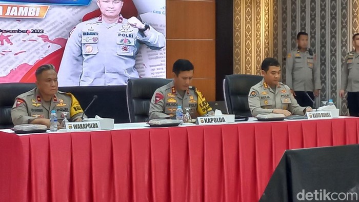 Kapolda Jambi Irjen Rusdi Hartono sampaikan paparan penyelesaian kasus di tahun 2023