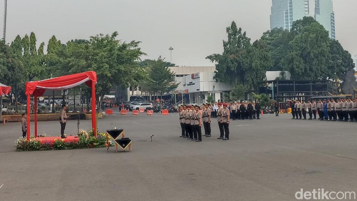 Kapolda Metro Jaya Irjen Karyoto memimpin serah terima jabatan Dirkrimum hingga Dirintelkam Polda Metro Jaya