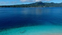 Pulau ini menjadi salah satu destinasi wisata andalan Kabupaten Kepulauan Talaud pada libur akhir tahun.  