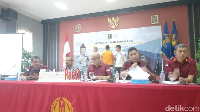 Konferensi pers Imigrasi Gorontalo.