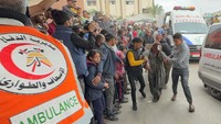 Angka-angka yang dilaporkan otoritas kesehatan Gaza itu mencakup sedikitnya 195 orang yang tewas dan 325 orang yang terluka akibat serangan Israel dalam 24 jam terakhir. 