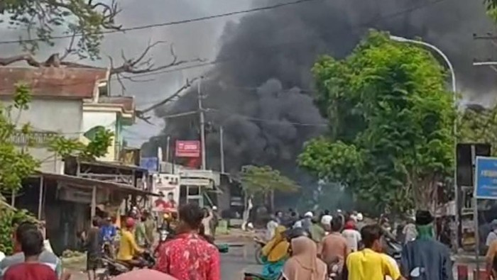 Ledakan di Bangkalan memicu kebakaran hebat