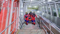 Dalam rangka meningkatkan kesiapan menghadapi keadaan darurat, PT LRT Jakarta melaksanakan simulasi tanggap darurat kebakaran pada Jumat (1/12) di Stasiun Velodrome, Rawamangun, Jakarta Timur.