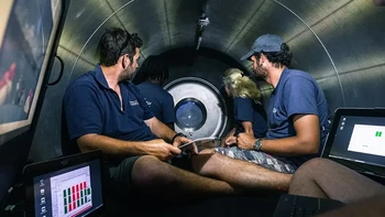 Dilansir dari The Washington Post, wisata kapal selam menjelajahi bangkai Titanic yang disebut sebagai Titanic Survey Expedition itu memakan biaya sebesar USD 250.000 atau setara Rp 3,8 miliar per orang dan terbuka untuk setiap penumpang berusia 17 tahun ke atas.