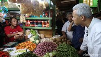 Kunjungan Ganjar di Pasar Kota Wonogiri berlangsung selama satu jam.