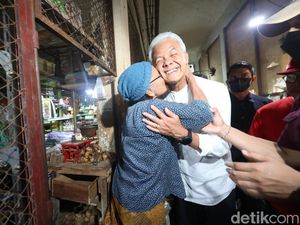 Momen Ganjar Mampir ke Pasar Kota Wonogiri