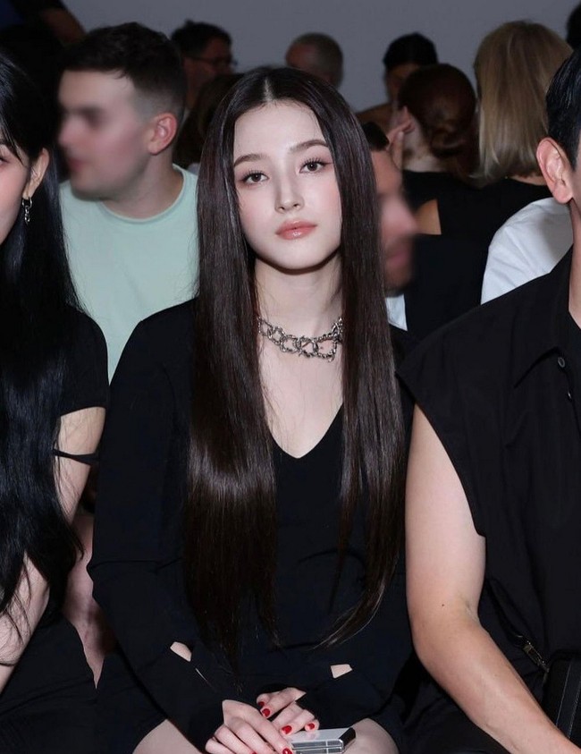 5. Nancy Jewel McDonie, Korea Selatan/Amerika Serikat Salah satu artis KPop yang sering memuncaki daftar wanita tercantik adalah Nancy. Nancy dikenal sebagai idol yang pernah tergabung dalam grup Momoland. Foto: Instagram/@nancyjewel_mcdonie_