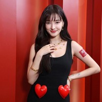 Nancy lahir pada 13 April 2000 di Korea Selatan Ibu Nancy, Lee Myeong Ju adalah orang Amerika kelahiran Korea dan ayahnya, Richard Jowel McDonie merupakan orang Amerika keturunan Irlandia. Dia menghabiskan sebagian besar hidupnya di Ohio, AS. Foto: Instagram/@nancyjewel_mcdonie_