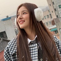 Wanita 23 tahun ini sudah bernyanyi dan menari sejak kecil. Dia berpartisipasi dalam acara ‘Korea’s Got Talent’ pada usia 11 tahun. Kala itu dia jadi bagian dari grup hip-hop Cutie Pie. Foto: Instagram/@nancyjewel_mcdonie_