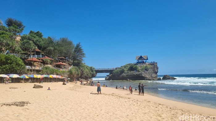 Pantai Kukup, Gununglkidul, Yogyakarta