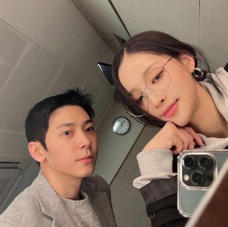 Park Hyun Joon dan Saebom Nature