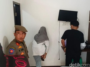 Jabar Hari Ini: Satpol PP Cirebon Ciduk Belasan Remaja Ngamar di Indekos