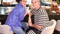 Malamnya bersama Baim Wong, Paula menikmati kuliner khas Jepang di salah satu restoran tempatnya menginap. Restoran itu terlihat mewah dan menawarkan beragam hidangan. Foto: Instagram @paula_verhoeven