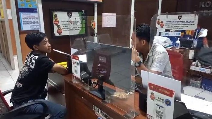 Pemuda asal OKI melapor ke Polrestabes Palembang usai kecopetan.