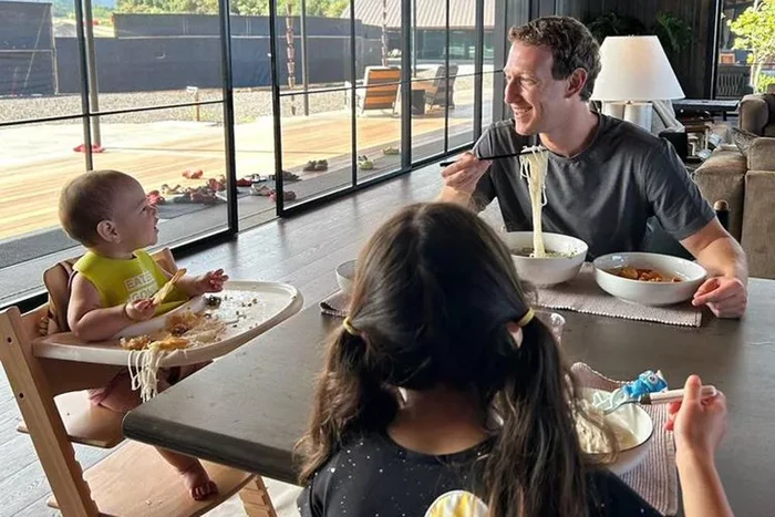 Rayakan Natal Bareng Anak, Mark Zuckerberg Sajikan Mie Sederhana