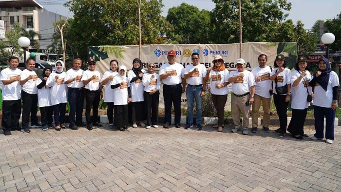 Peruri Tanam 500 Pohon Bukti Kepedulian Terhadap Negeri Peruri melakukan penanaman 500 pohon di Kawasan Kampus UPN Veteran Jawa Timur. Kegiatan ini bertepatan dengan Hari Bela Negara yang jatuh pada 19 Desember 2023.