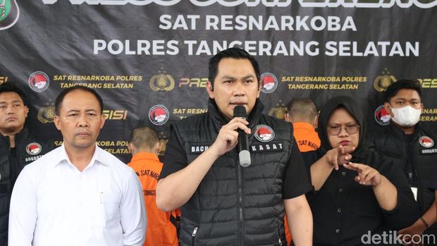 Polres Tangsel dan Bea Cukai menggagalkan peredaran 27 kilogram ganja asal Aceh.