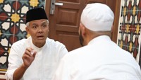 Dalam kesempatan kampanye tersebut Ganjar Pranowo menyempatkan diri untuk bersilaturahim ke Habib Syech. 