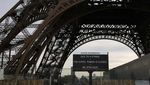 Potret Menara Eiffel Ditutup yang Bikin Wisatawan Kecewa