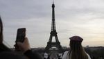 Potret Menara Eiffel Ditutup yang Bikin Wisatawan Kecewa
