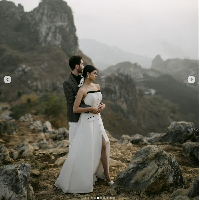 Siapa sangka foto prewedding indah pasangan Jharna Bhagwani dan Husein Nasimov ini dilakukan di Indonesia tepatnya di kawasan Ciwidey, Bandung, Jawa Barat. Foto: Instagram