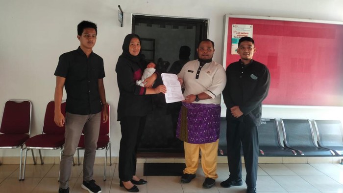 Proses penyerahan dari PPA Polresta ke Dinsos Pangkalpinang.