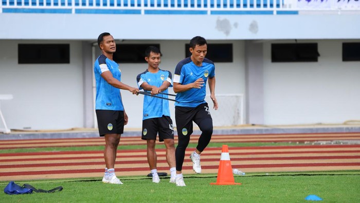 Sesi latihan PSIM Jogja di Stadion Mandala Krida, Kamis (28/12/2023)