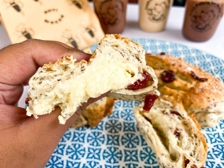 Viral! Roti Macan di Bandung Punya Sourdough Cranberry Cheese Enak